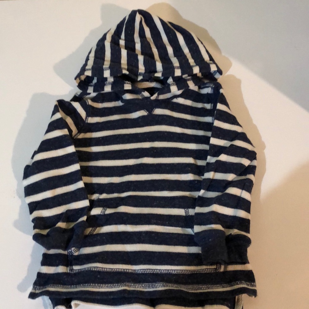Hooded thermal type long sleeve T-shirt
